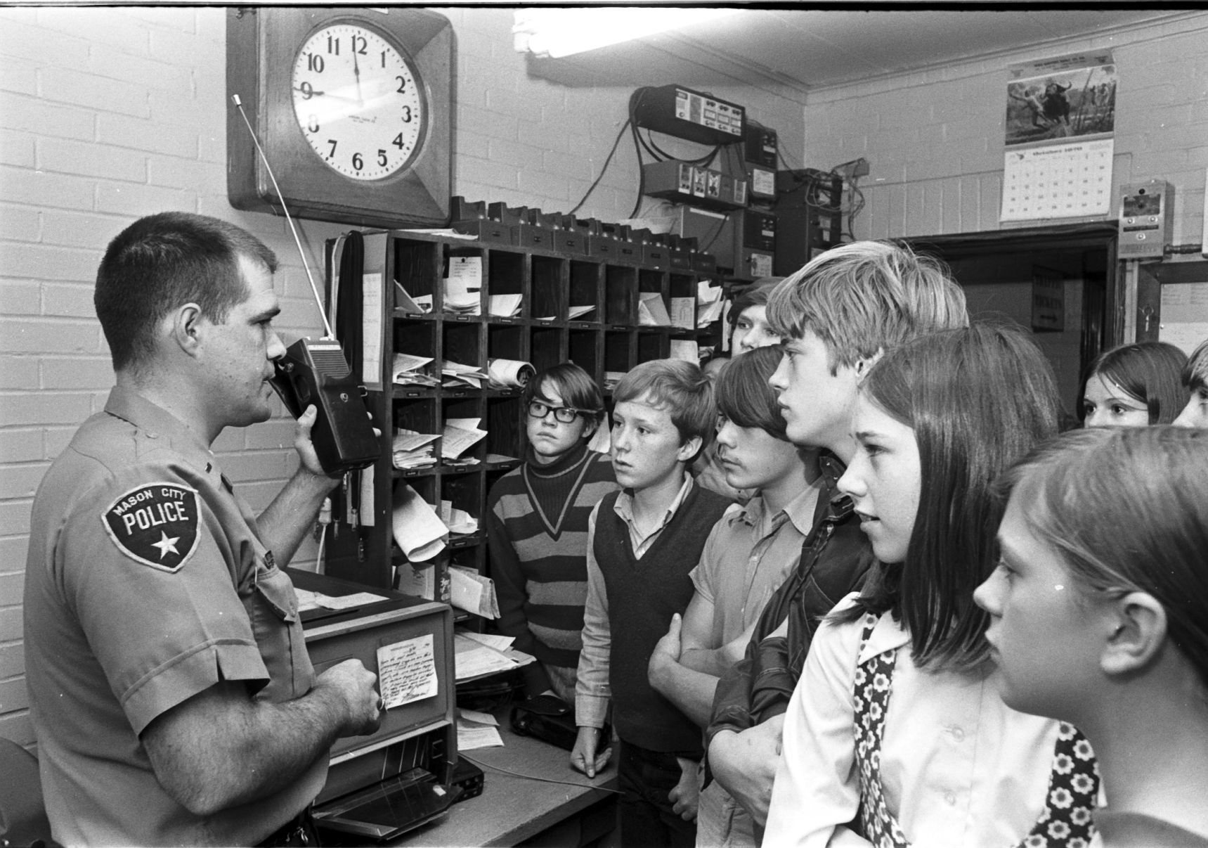 Monroe Kids visit police station